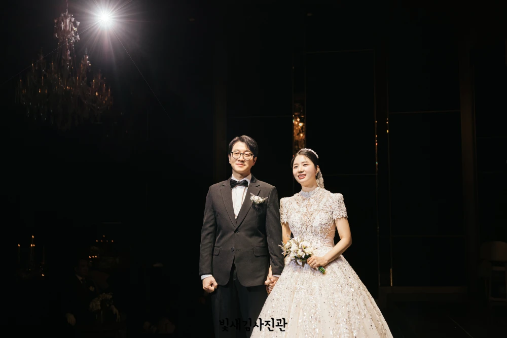 루클라비 신랑신부 축가 측면 2