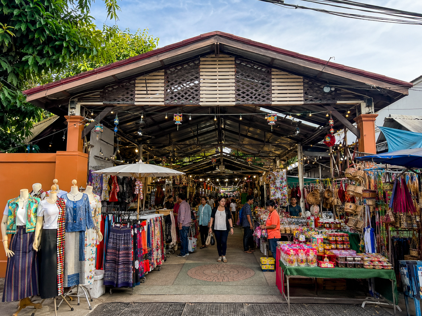타사뎃 시장(Tha Sadet Market)