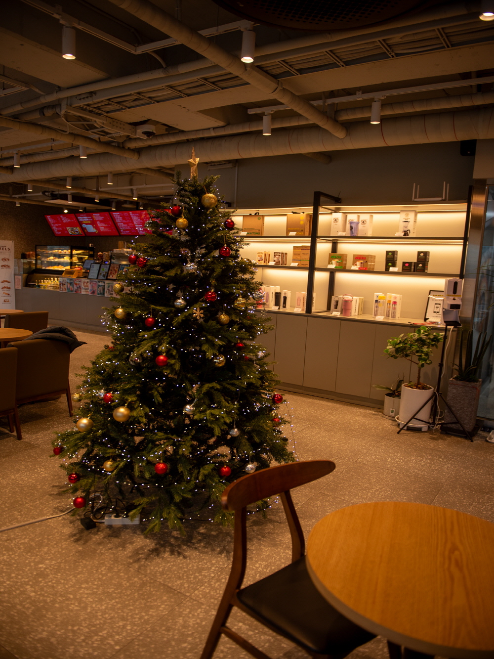 탐앤탐스이천안흥점