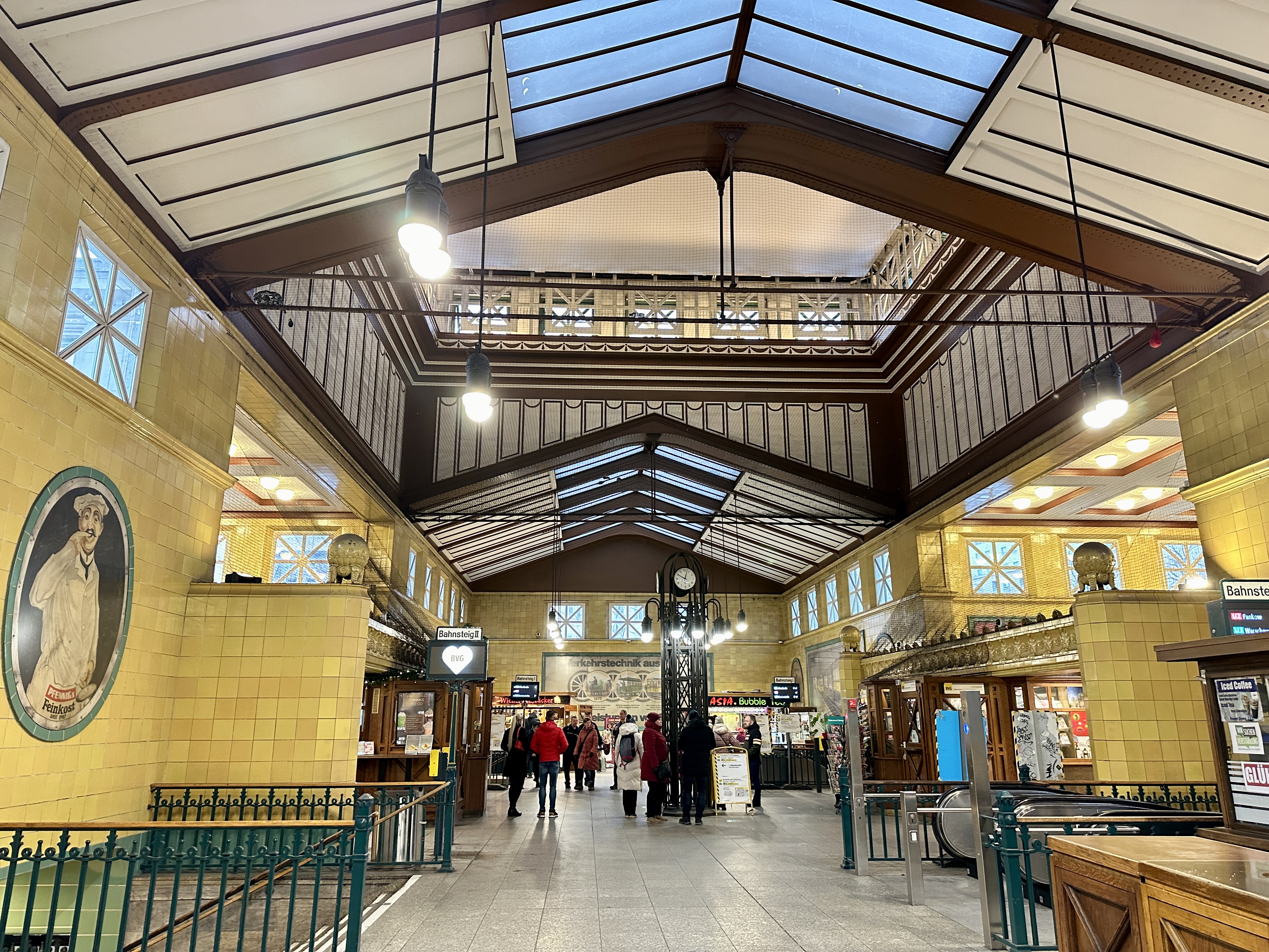 독일 베를린 카데베 지하철역