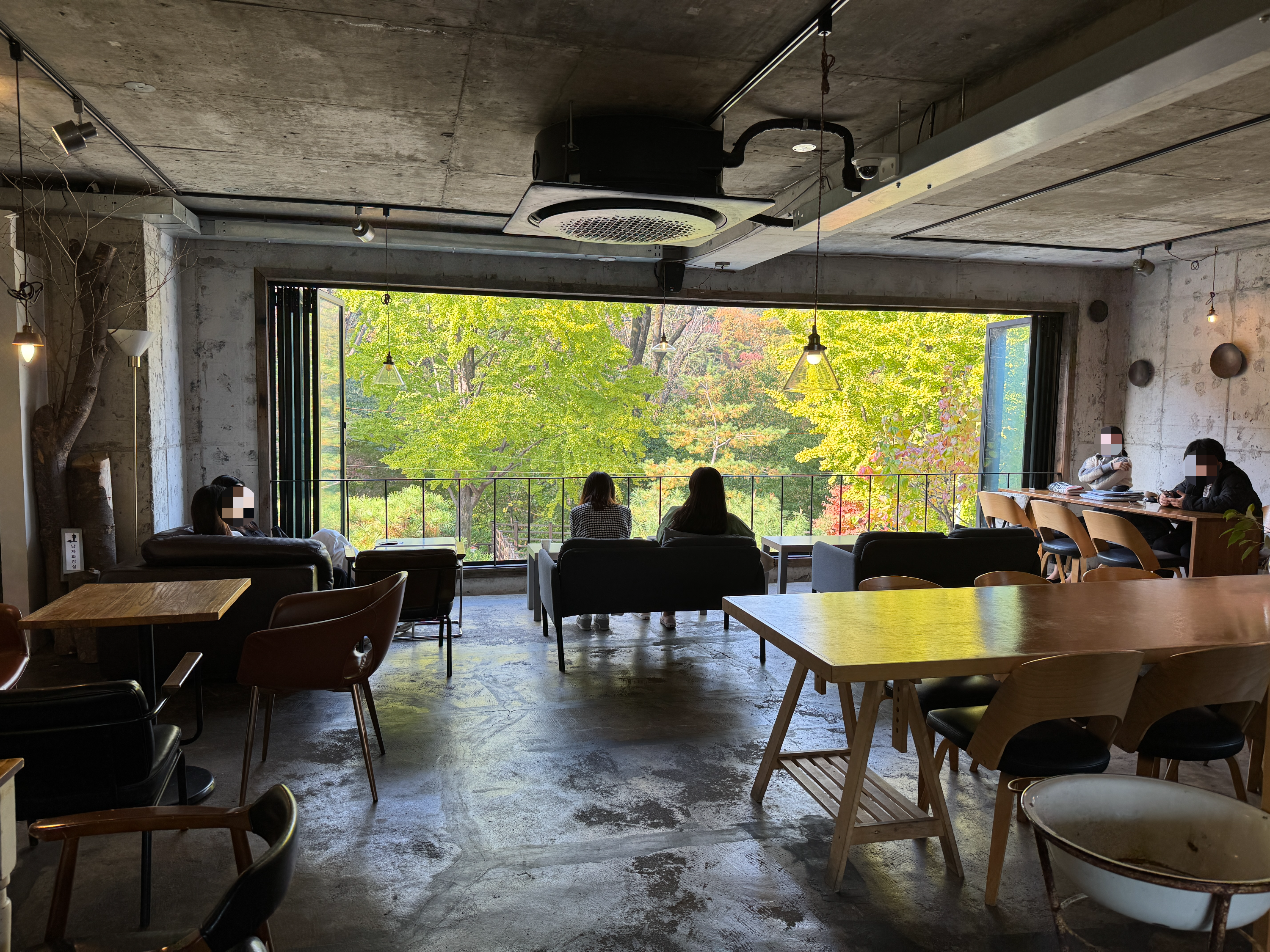 419카페거리-미즐카페엠-2층-통창홀