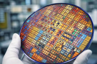 반도체 회로설계 vs PCB 설계 사진