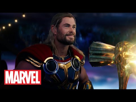 토르 예고편 속 포탈을 여는 토르의 모습