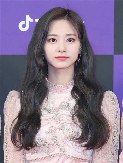 쯔위 나이 프로필 실물 키 인스타 다리 복근 화보 과거 레전드 트와이스 국적 래쉬가드