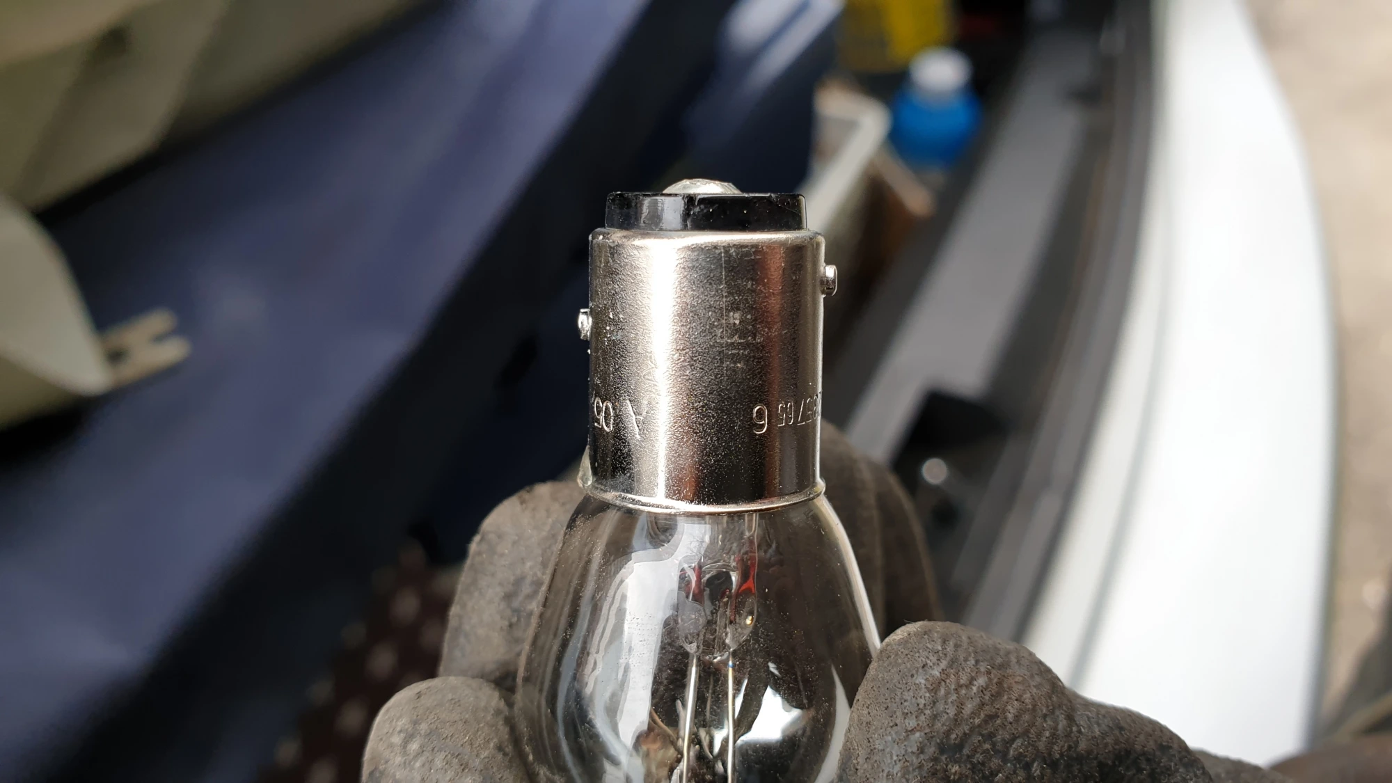 미등 브레이크등 전구 단자 위치