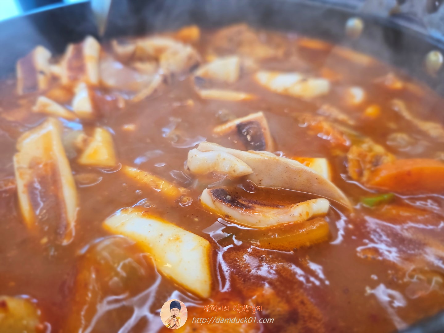 통오징어닭볶음탕(한마리)