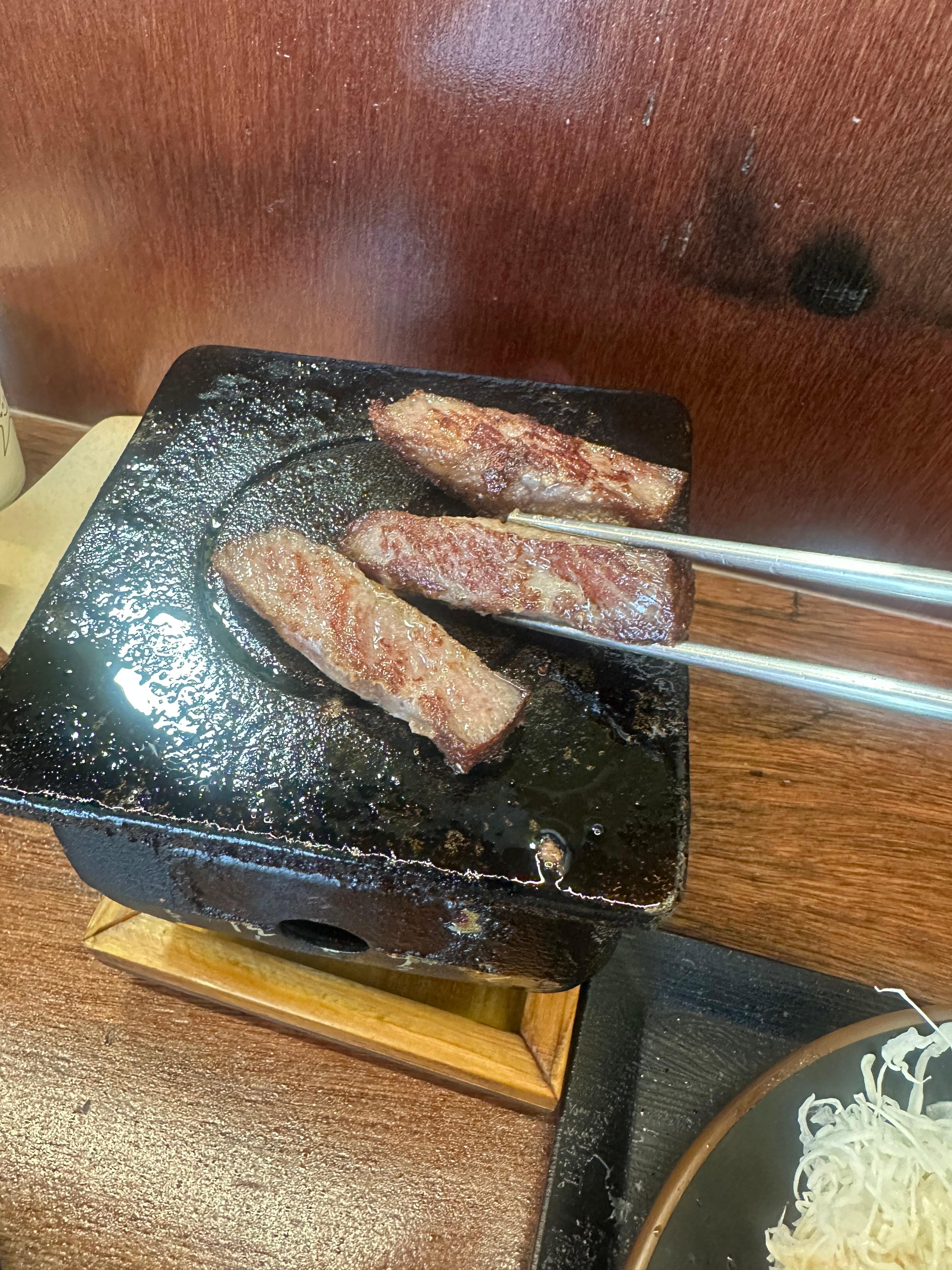 용산 맛집 규카츠정 추천(용산 삼각지 맛집, 규카츠, 직접 화로에 구워먹는, 나만의 화로, 규카츠 정식, 규카츠 타마고텐동 정식, 계란덮밥, 계란튀김, 직원들 모두 친절, 서비스 최고, 인기만점, 웨이팅 대기 주의, 밥 리필 무료)