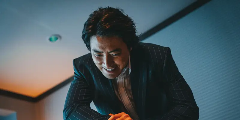 주성철을 연기하는 배우 이준혁