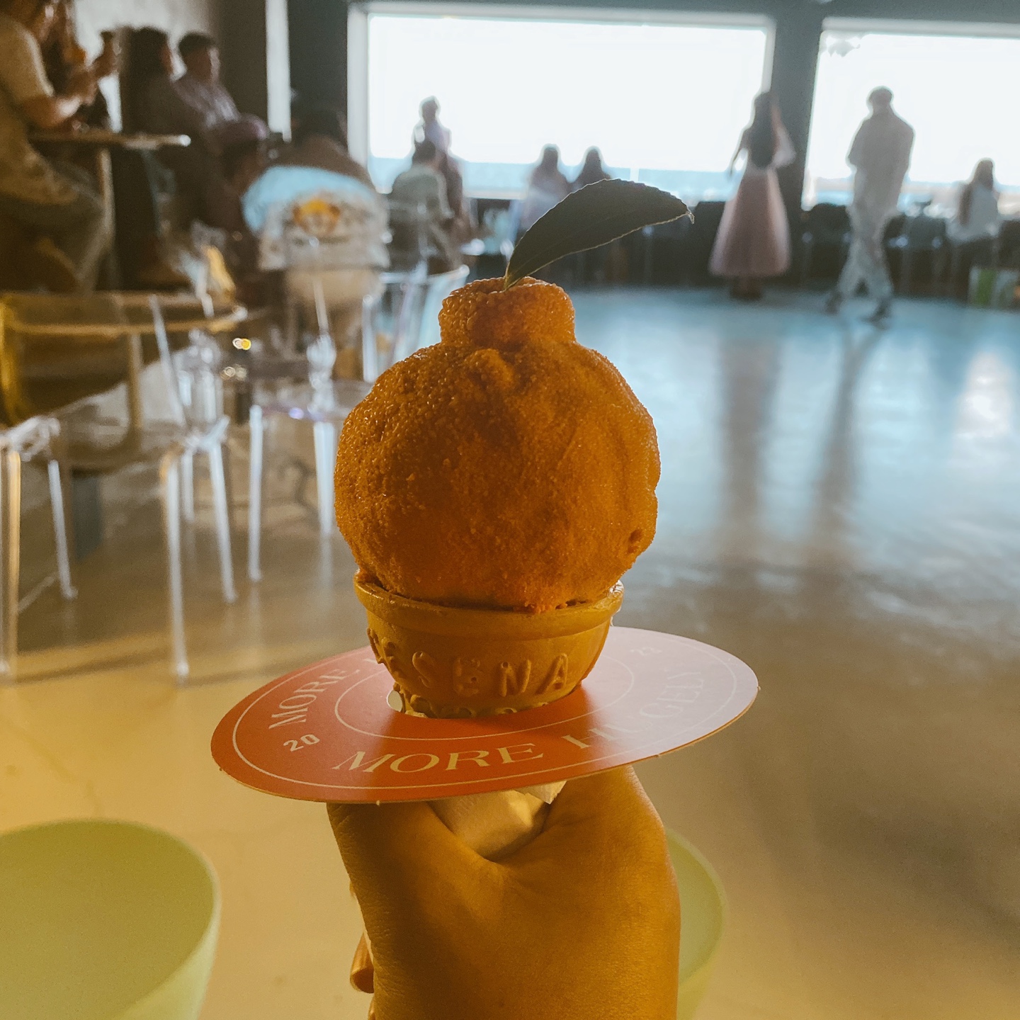 제주공항 & 용연계곡 근처 한라봉 젤라또 카페 휴즐리제주 한라봉젤라또 현무암젤라또 주차 리뷰 추천