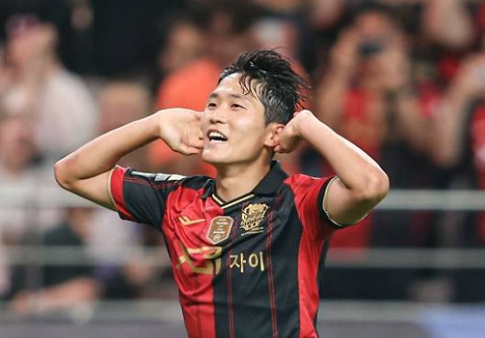 나상호 선수의 모습