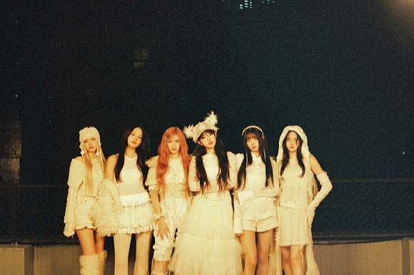 아이브 단체 이미지. [사진=스타쉽엔터테인먼트]