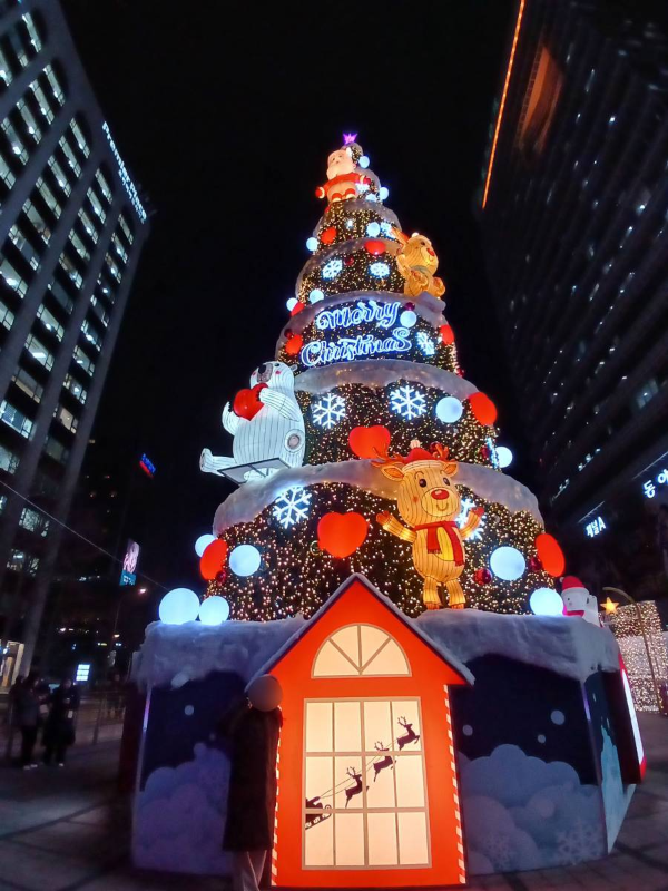 청계천의 명물 트리