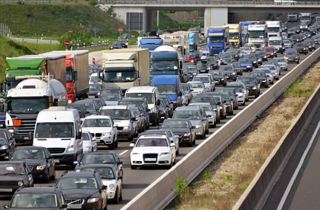 2025년 추석 연휴 일정과 고속도로 통행료 면제 기간 귀성길