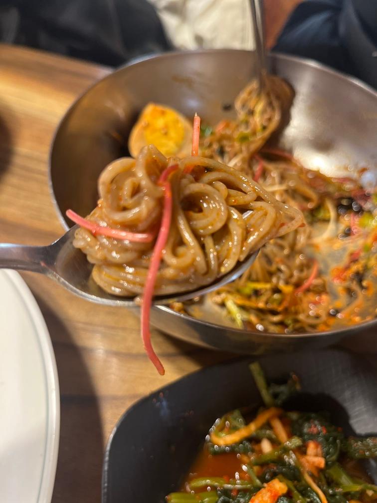 메밀비빔막국수입니다