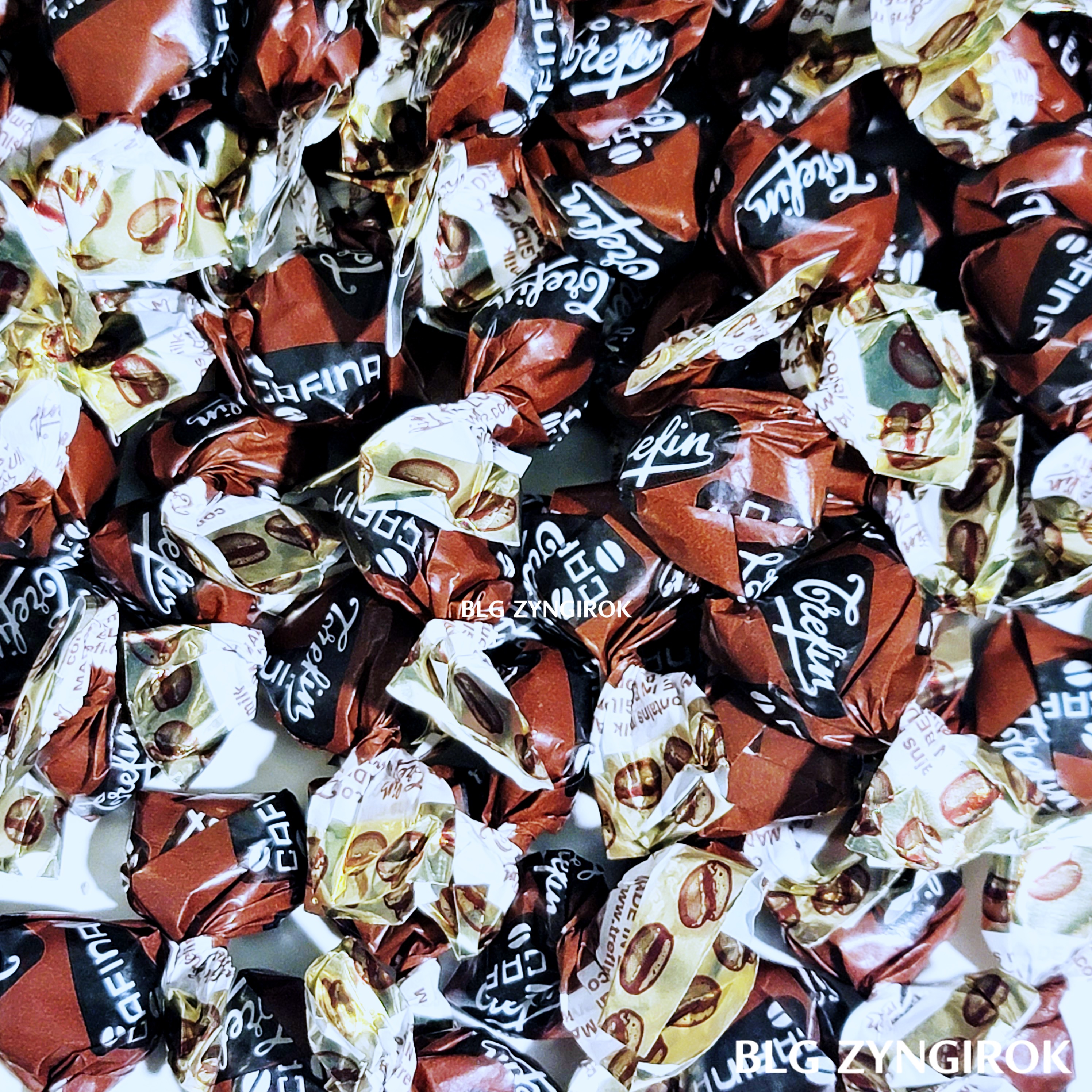 트레핀 커피사탕들이 쌓여있다.