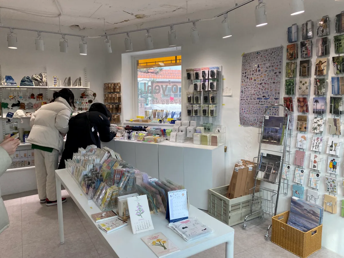 수원-놀거리-소품샵-투어-사소한-오예-펜코-컬러펜-마테-노트-문구-구경