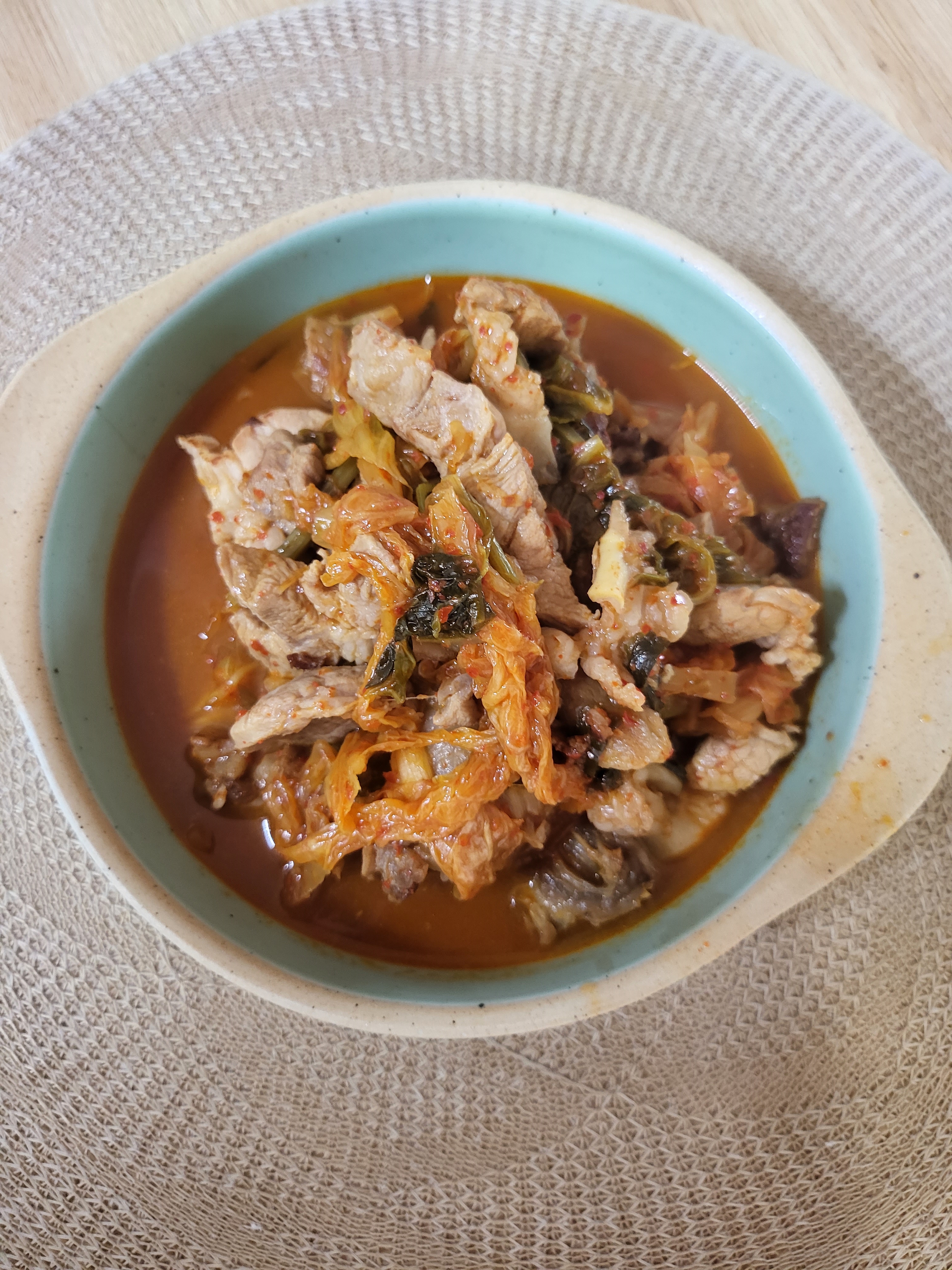 고기 듬뿍 김치 찌개