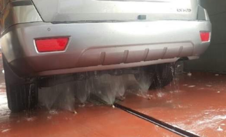 겨울철 염화칼슘 제거 하부세차 방법