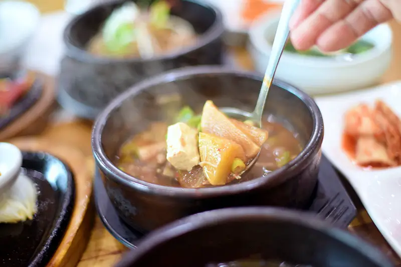 성원마늘약선요리 명물 마늘의 맛있는 변신 35년 내공 마늘 약선 요리 떡갈비 한정식 충북 단양 맛집 추천
