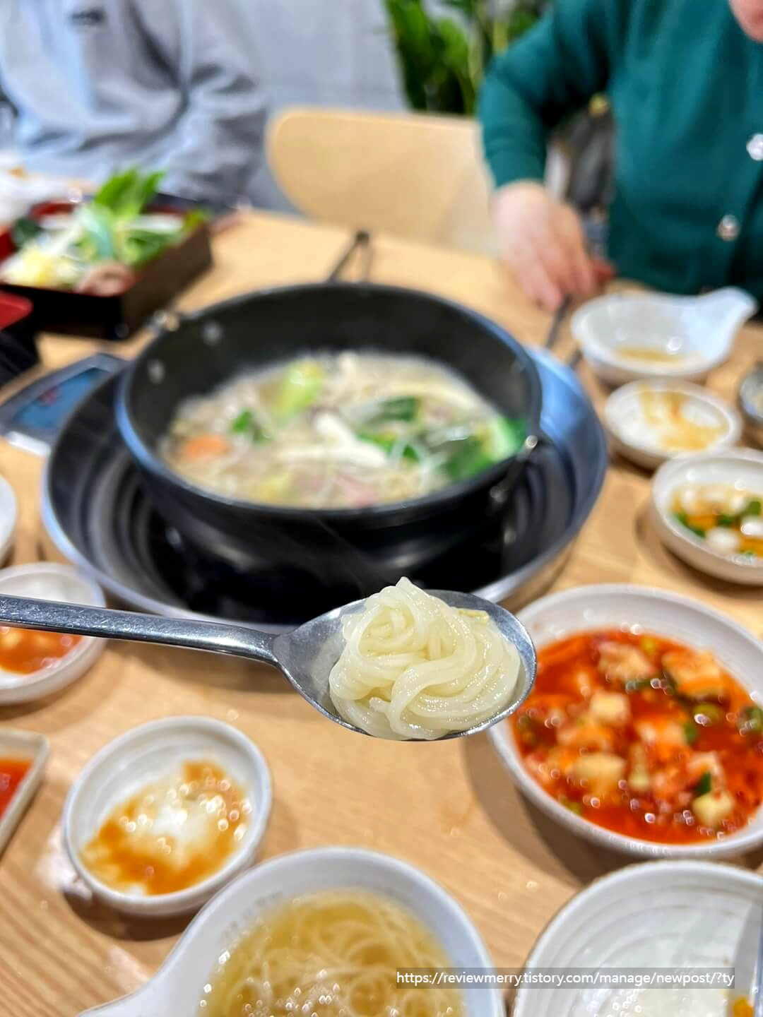 국수 확대 사진