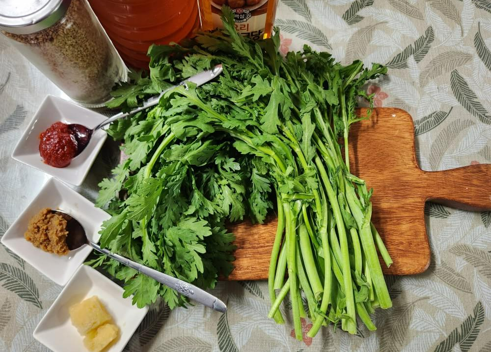 쑥갓 된장 무침 만드는 법 쑥갓 칼로리 효능 제철 반찬