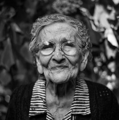 눈꺼풀 처짐의 원인