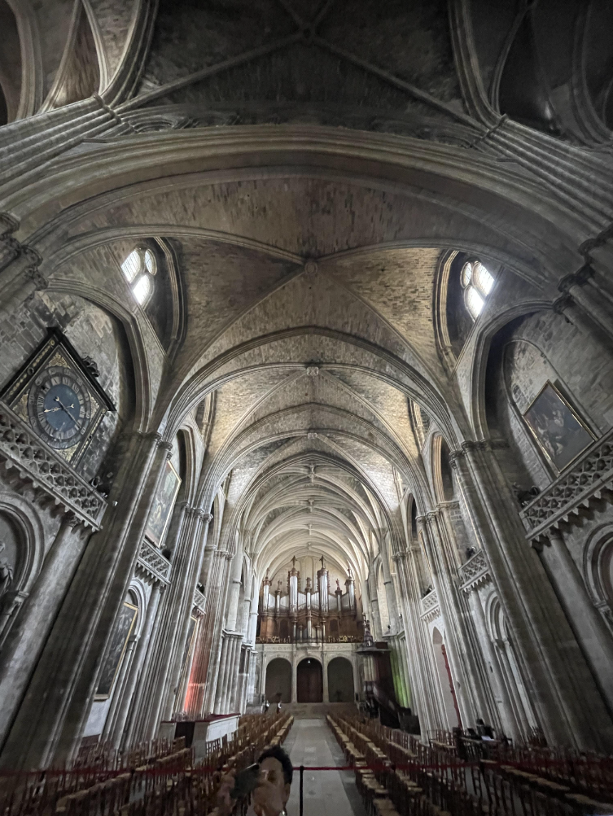 보르도 시가지-보르도 대성당 예배보는 곳2