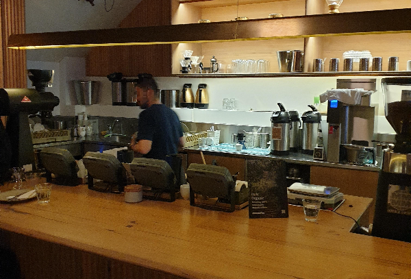 멜버른 3대 커피: Dukes Coffee Roasters_듁스_내부