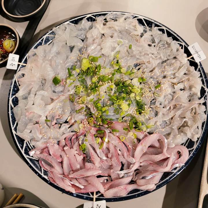 강남 압구정 맛집 추천 생방송투데이 입에 착착 감기는 쫄깃함 귀한 별미 복어회 졸복회 오늘방송 맛의 승부사