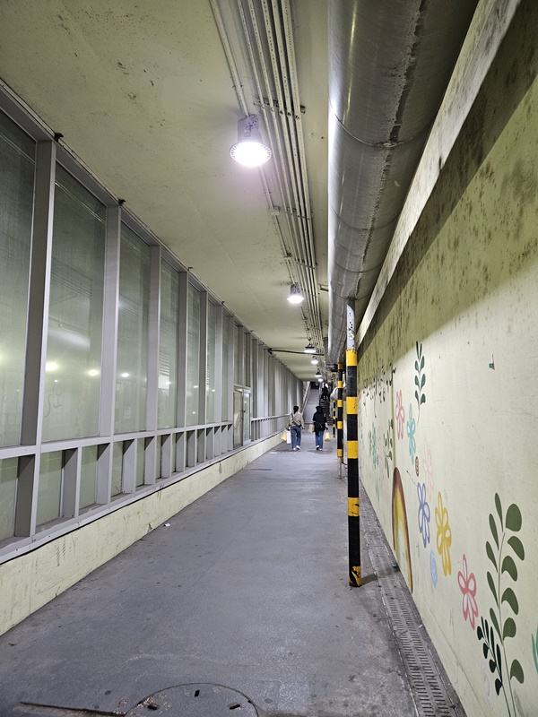 화서역_5번출구_지하도