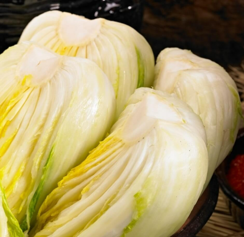반으로-쪼개-놓은-배추
