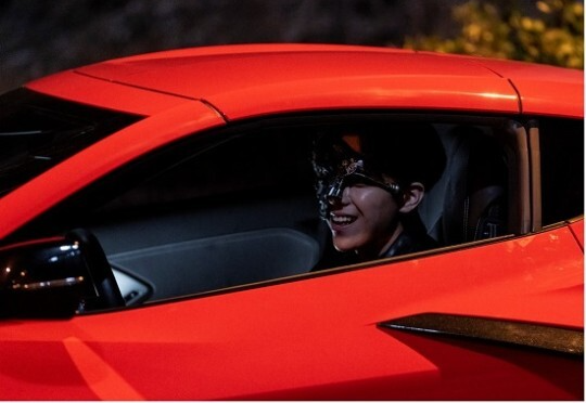 K가 차 타는 모습