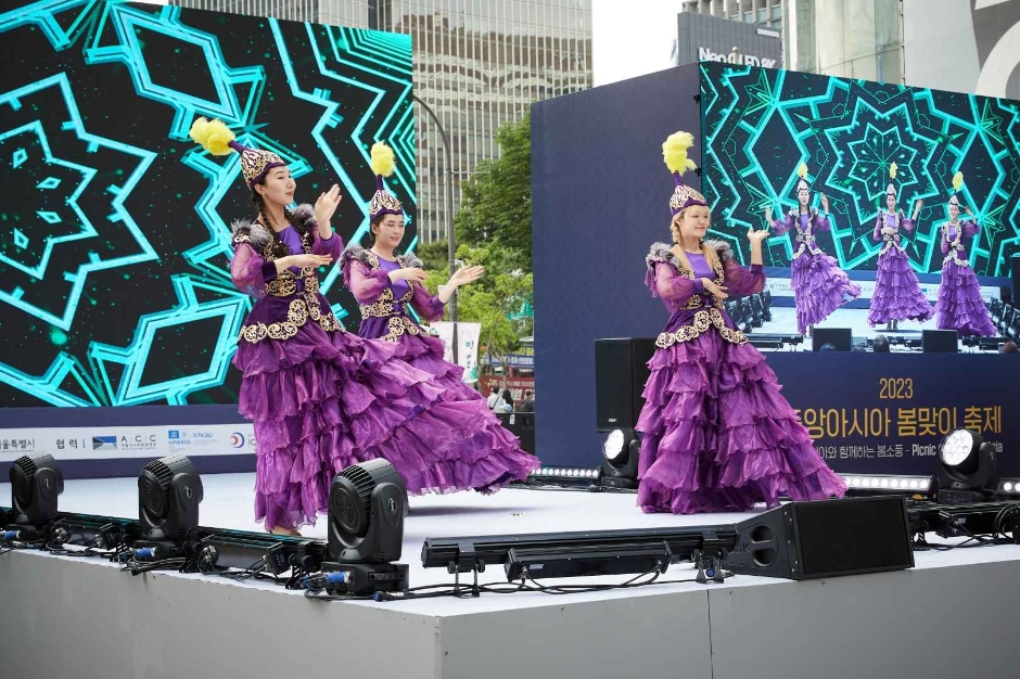 중앙아시아-봄맞이-축제