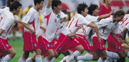 한국 축구 전술의 변천사: 4백&amp;#44; 3백&amp;#44; 빌드업 관련 모습 7