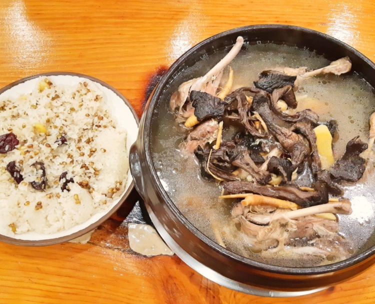 제209회 놀라운토요일 놀토 IZZY K-퀸카들 있지 예지 X 채령 X 유나 산양 산삼 전복 삼계탕 수원 권선종합시장 추천 맛집 소개