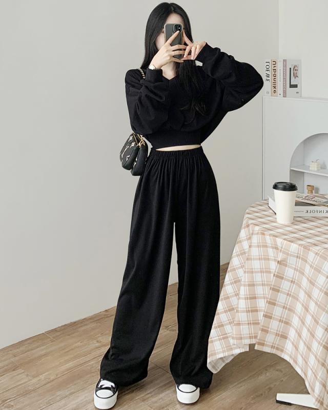 브이넥 크롭 티셔츠 와이드 팬츠 꾸안꾸룩 트레이닝 세트