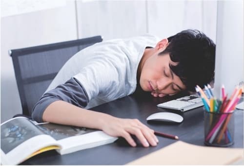 비 오는 날 졸린 이유 &ndash; 기압 변화와 세로토닌의 과학