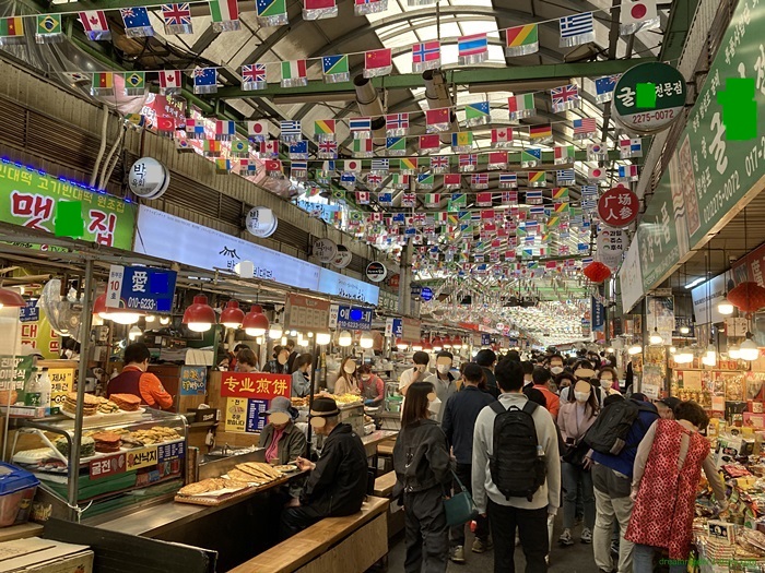 코로나19 거리두기 완전 해제 후 첫번째 토요일 오후의 종로 광장 시장 근황 먹을거리 가게