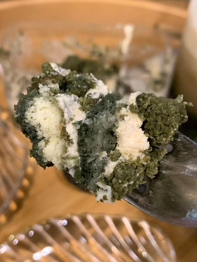 쑥 티라미수 단면