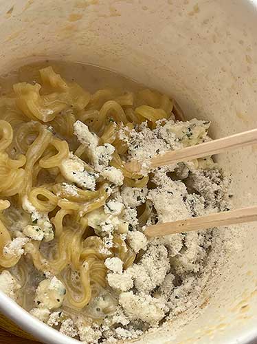 오뚜기 양송이 스프라면 빵 찍어먹자