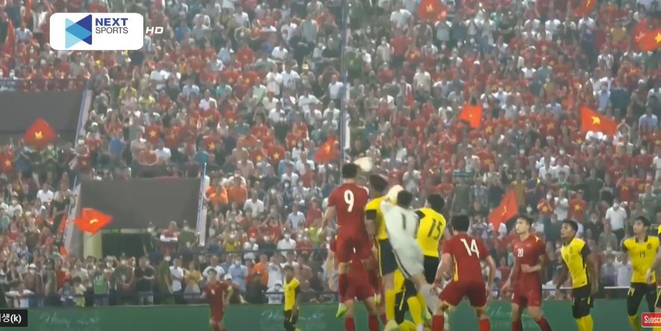 박항서호, 베트남 말레이시아 축구 헤딩슛하는 장면