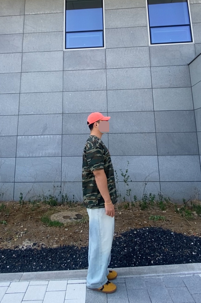 데일리룩('26. 5. 24.)빈티지 오렌지 워싱볼캡, 벤힛 카모 카모플라쥬 티셔츠, 카시오 A-159WGEA 골드, 에러스익셉티드 연청 데님팬츠, 컨버스 올스타 클래식 트레이너