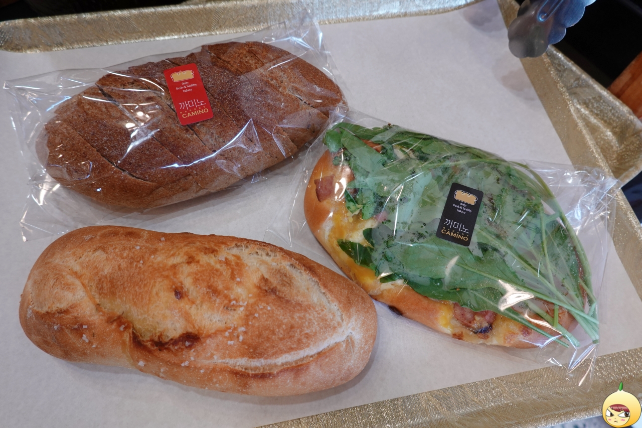 까미노빵집 산딸기크림잡곡통밀빵, 루꼬라소시지피자빵, 소금빵 등장