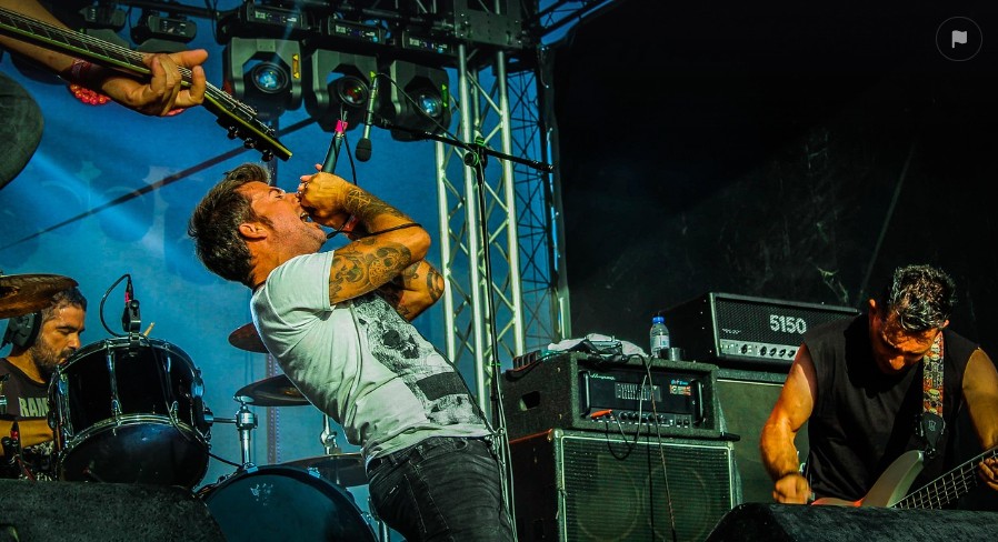 메탈 밴드와 관련된 사진