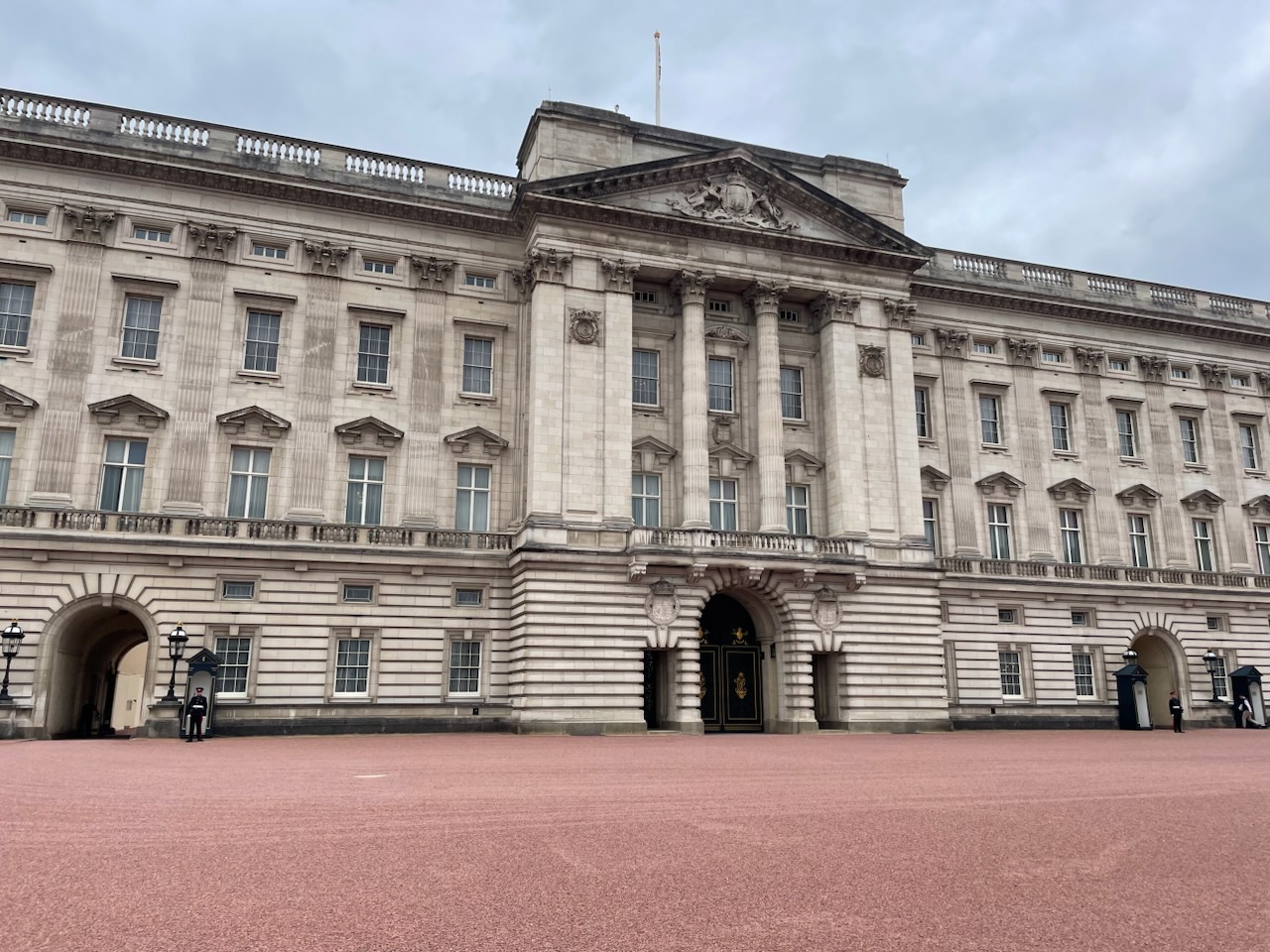 영국 런던의 버킹엄 궁전, 사진 &copy; 가을연못 autumnpond24.com