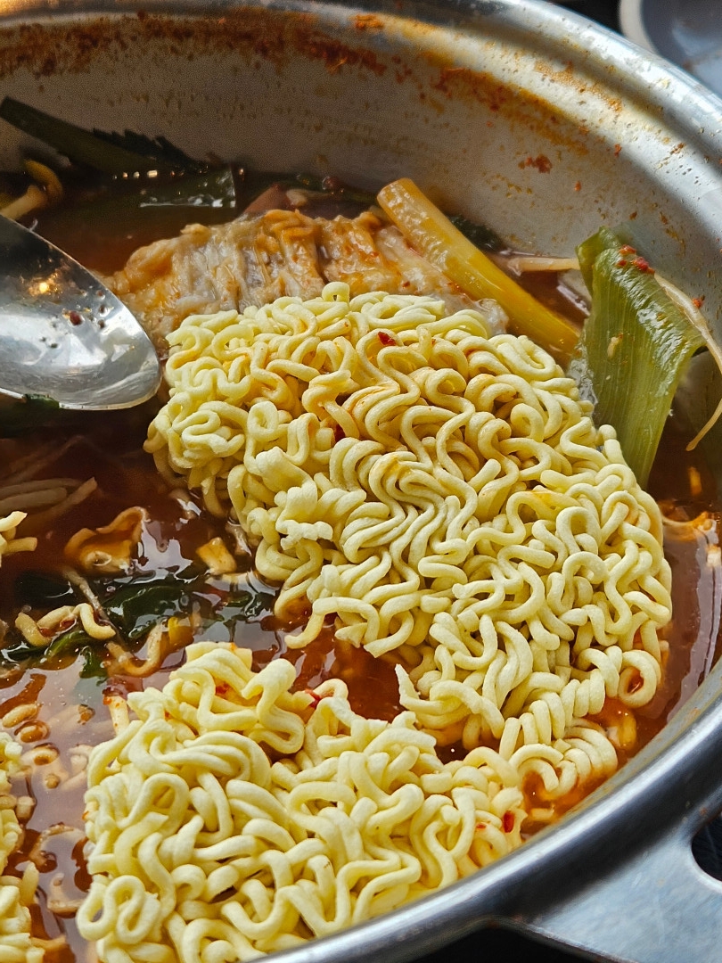 진주식당 매운탕 라면사리