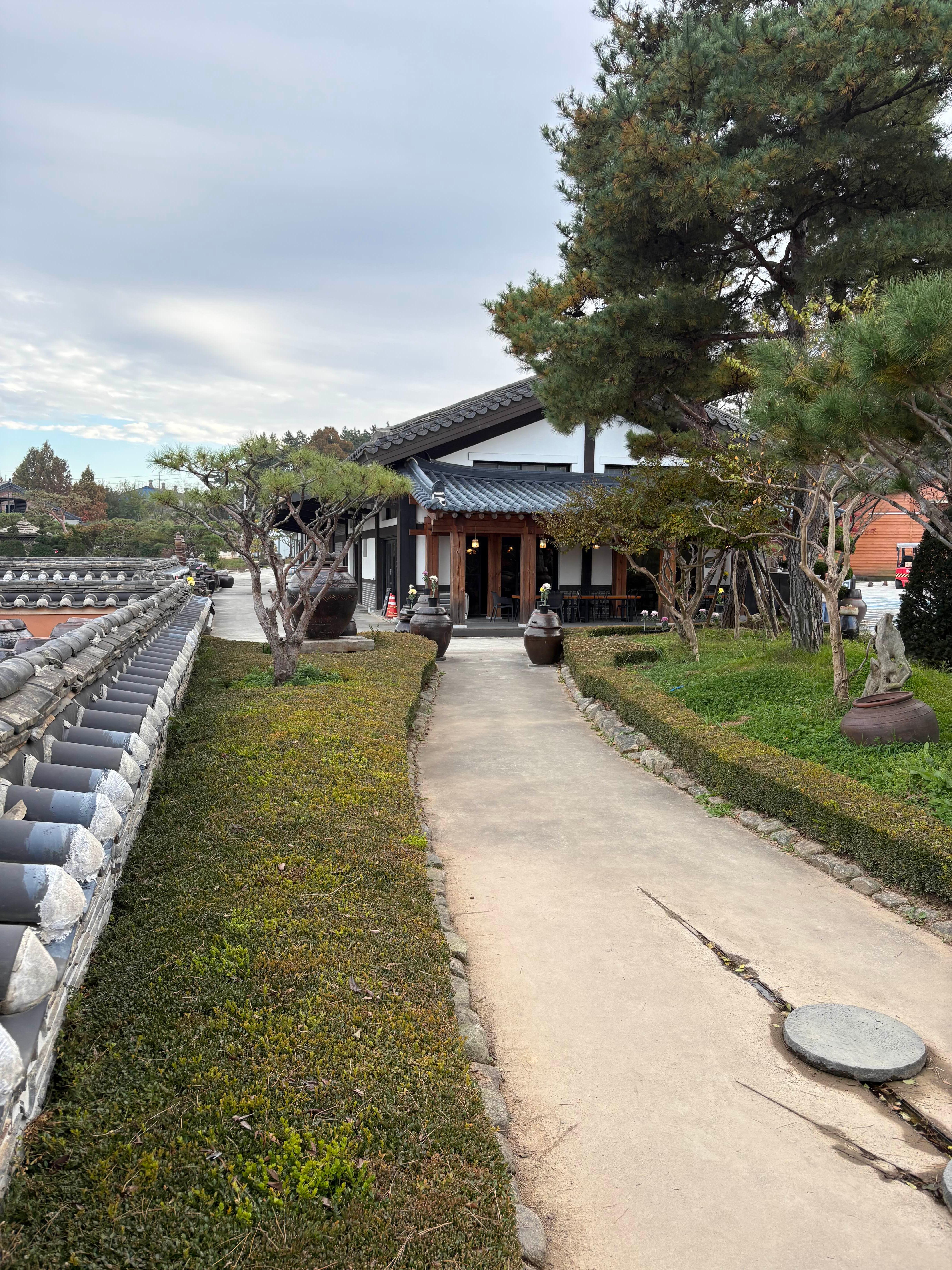 고스락 &mdash; 항아리 정원과 카페가 있는 특별한 공간