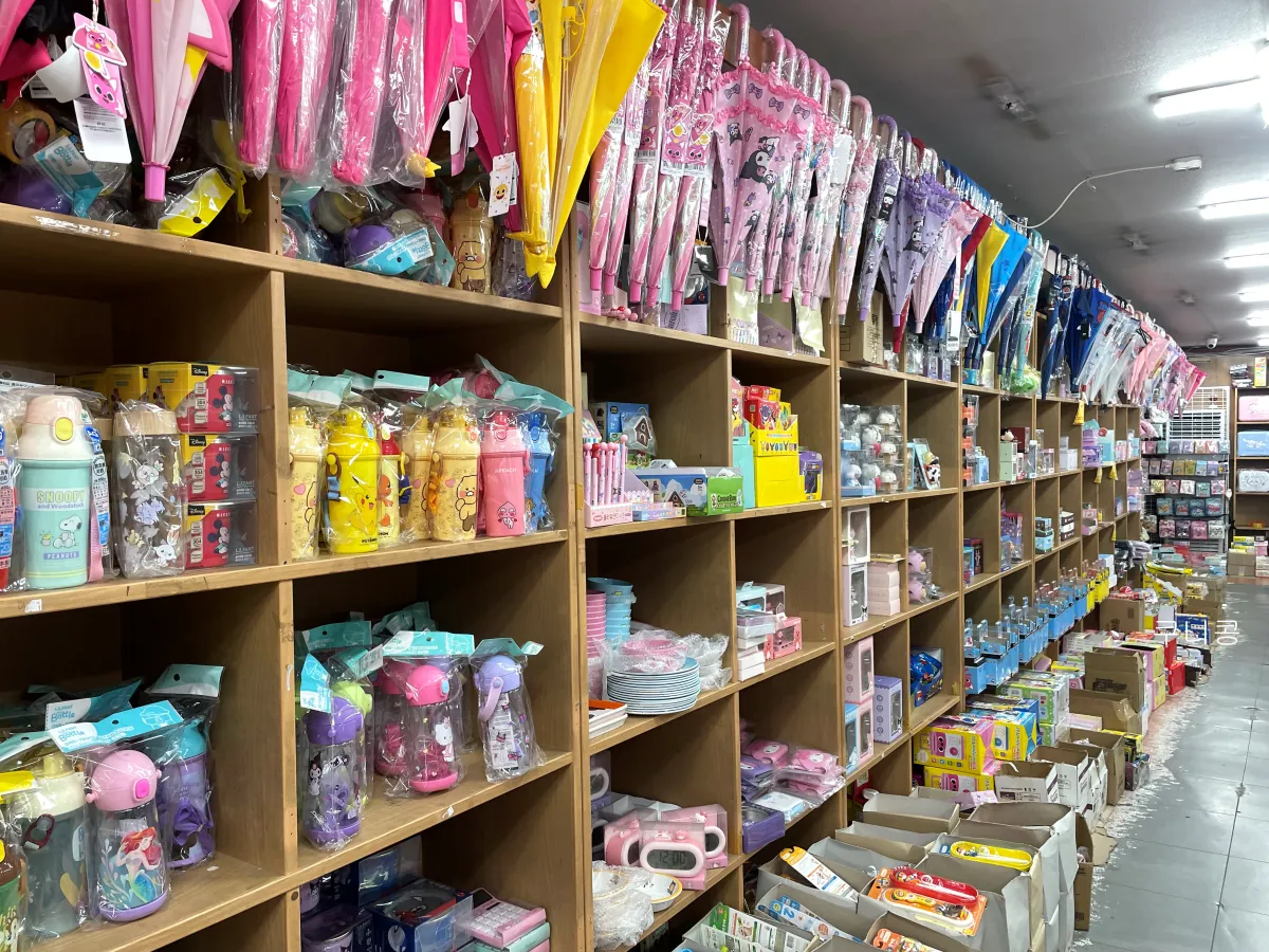 동묘-놀거리-추천-문구완구시장-캐릭터-구경-산리오-스누피-마이멜로디