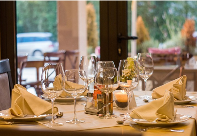 카사 로호 마초맨 스페인 모나스트렐의 강렬한 존재감