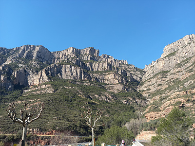케이블카역에서 본 몬세라트산 사진